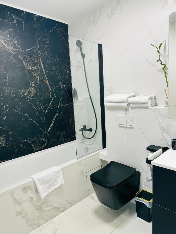 Bel Dom - The Central, Spacious 2 Rooms Luxury Apartment Cluj-Napoca Exteriör bild